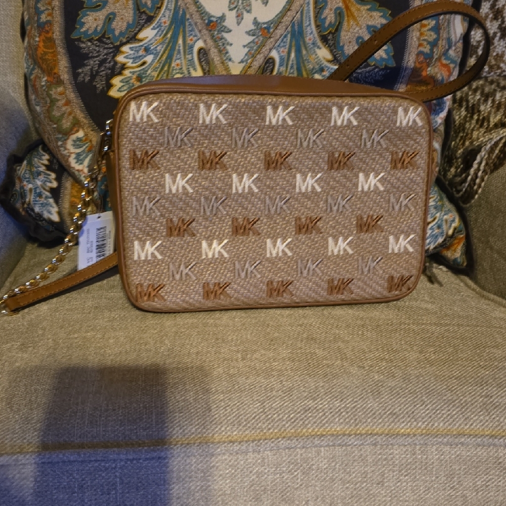 🆕️Michael Kors Tan and Brown Logo Crossbody Bag